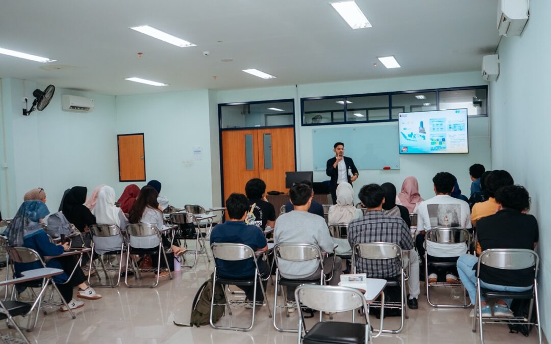 Mahasiswa Manajemen UAI Praktik Pembukaan Rekening melalui BYOND by BSI