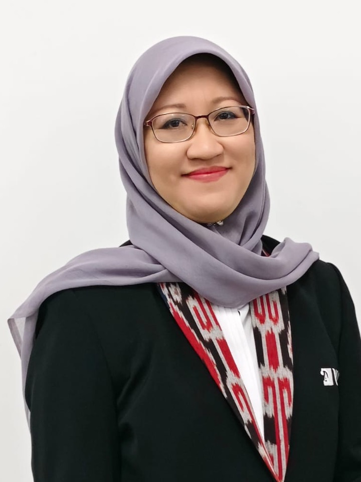Dr. Kussusanti, M.Si.