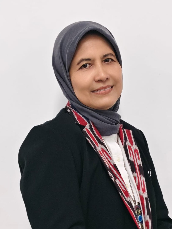 Dr. Manik Sunuantari, M.Si.