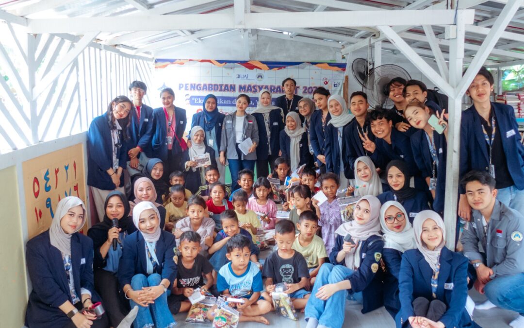 Pengabdian Masyarakat Keluarga Mahasiswa Program Studi Manajemen UAI 2025 di Taman Baca Amalia