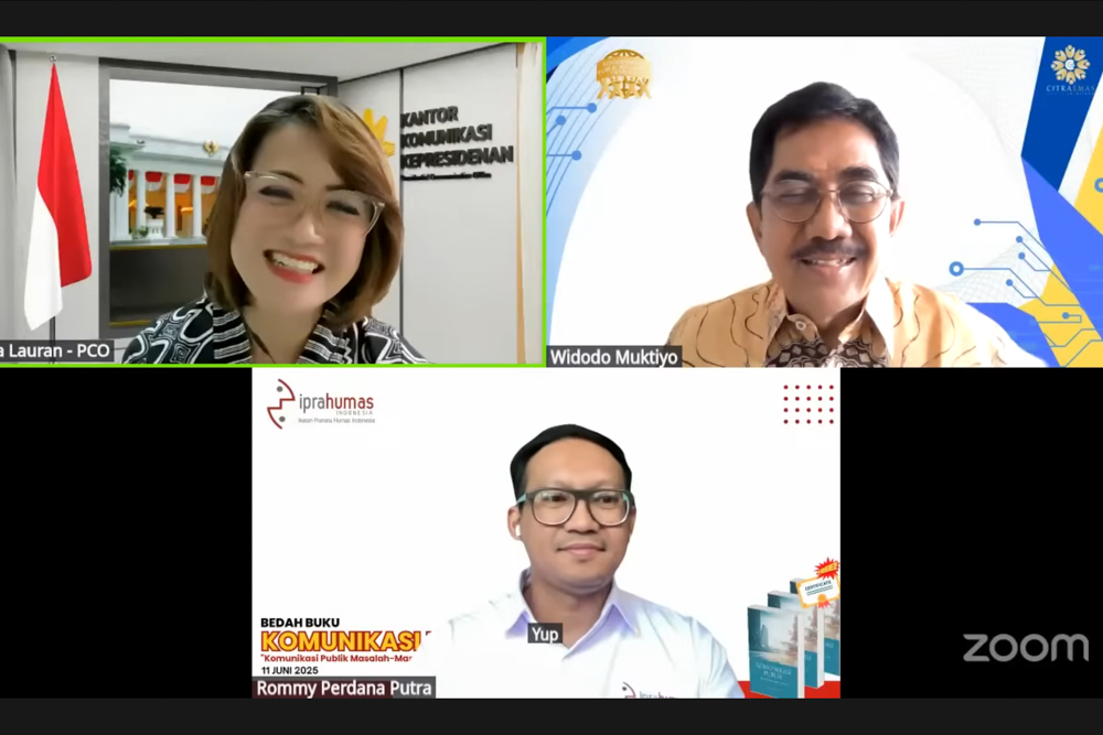 Rektor UAI Bedah Buku Komunikasi Publik: Masalah-Masalah Stratejik