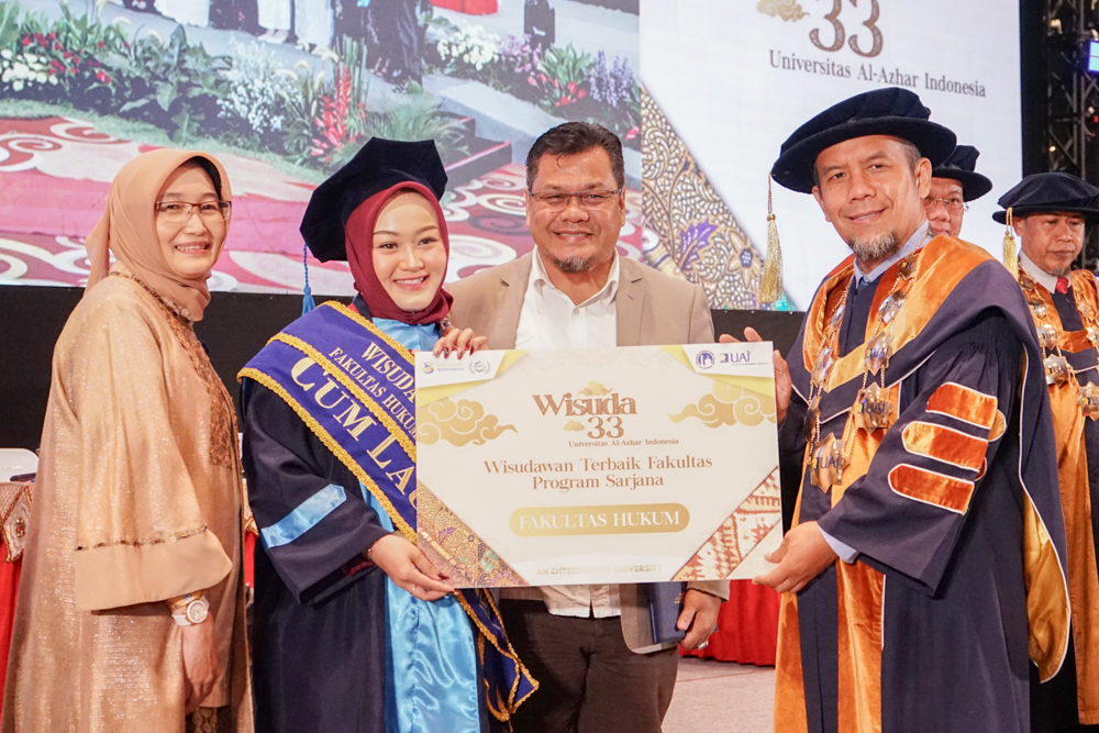 Aktif Organisasi, Moot Court, hingga Atlet Nasional, Ratu Raih Wisudawan Terbaik FH UAI