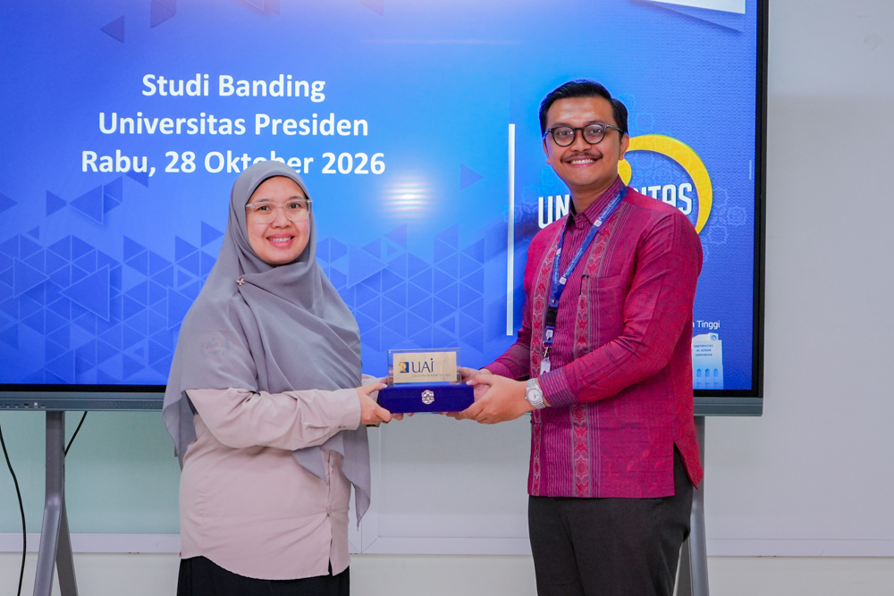 Studi Banding President University ke UAI Terkait Pengelolaan Dokumen Legal